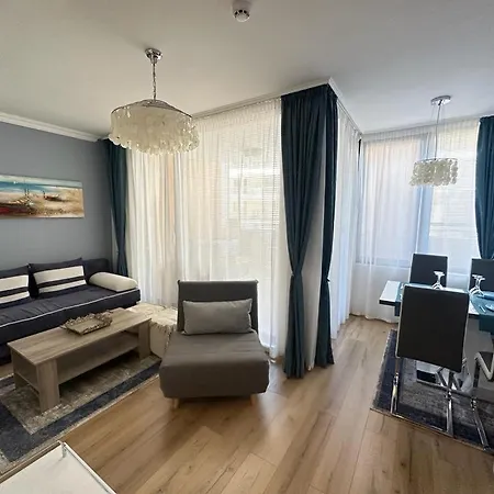 Gh Admiral Apartment *